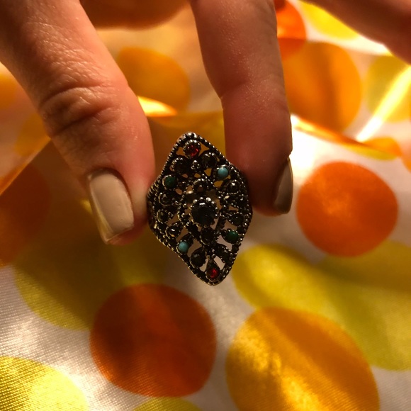 Solemn Carved Pattern Inlaid Crystal Ring - Picture 4 of 6